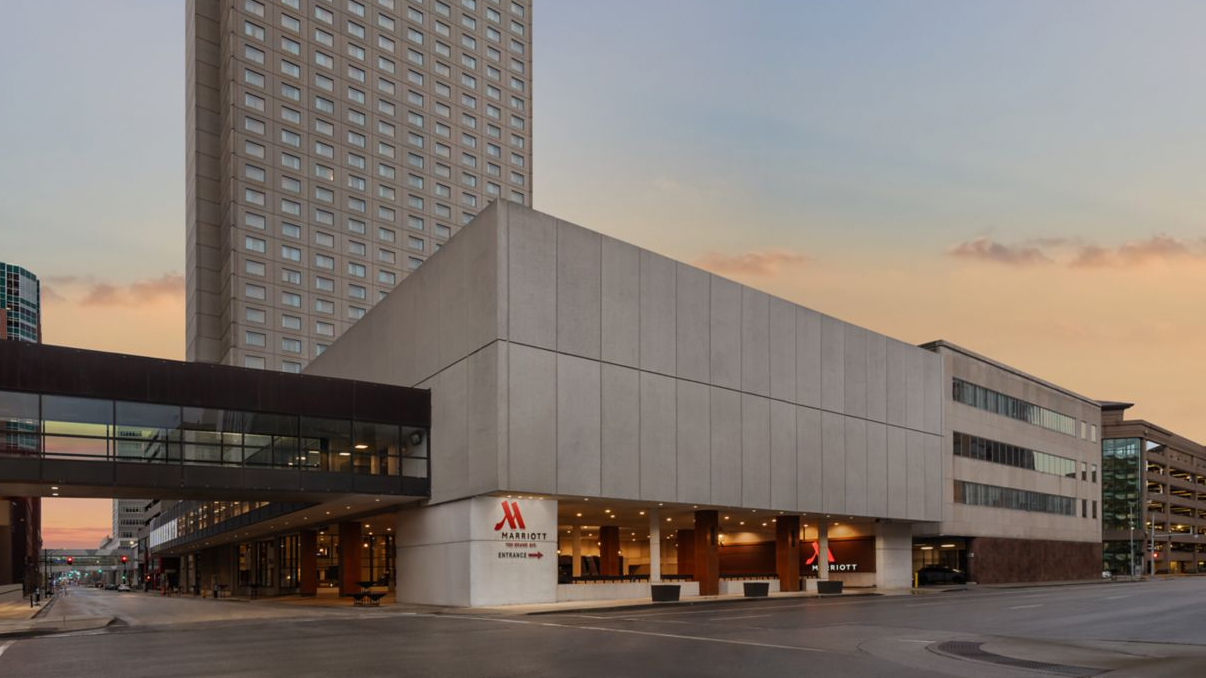 Photo: Evening exterior of Des Moines Marriott Downtown hotel.